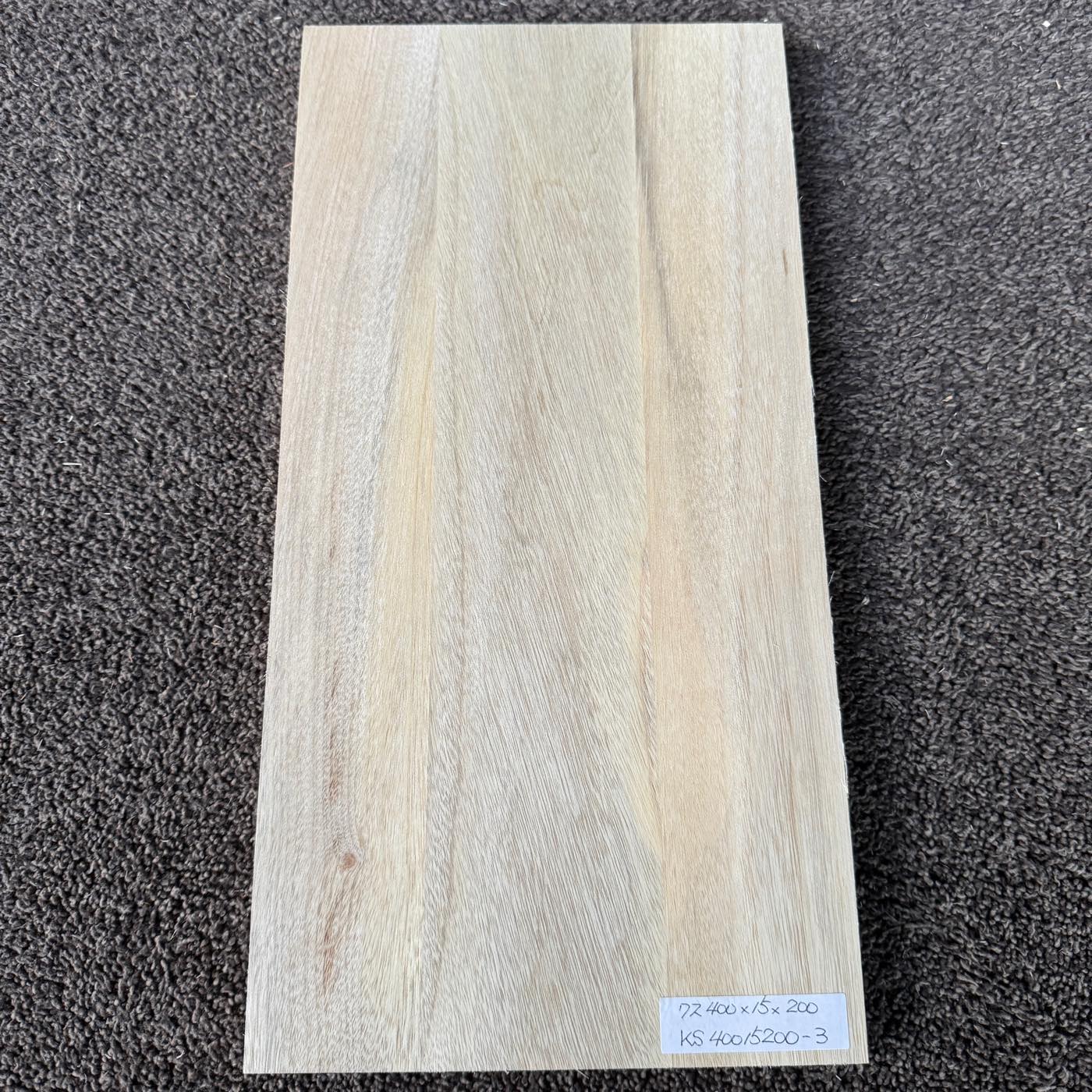 彫刻材 楠 はぎ板 プレナ仕上げ L400×T15×W200mm KS40015200-3 定番商品