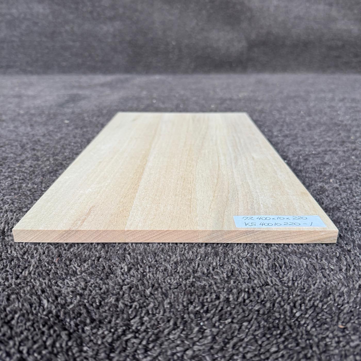 彫刻材 楠 はぎ板 プレナ仕上げ L400×T10×W220mm KS40010220-1 定番商品