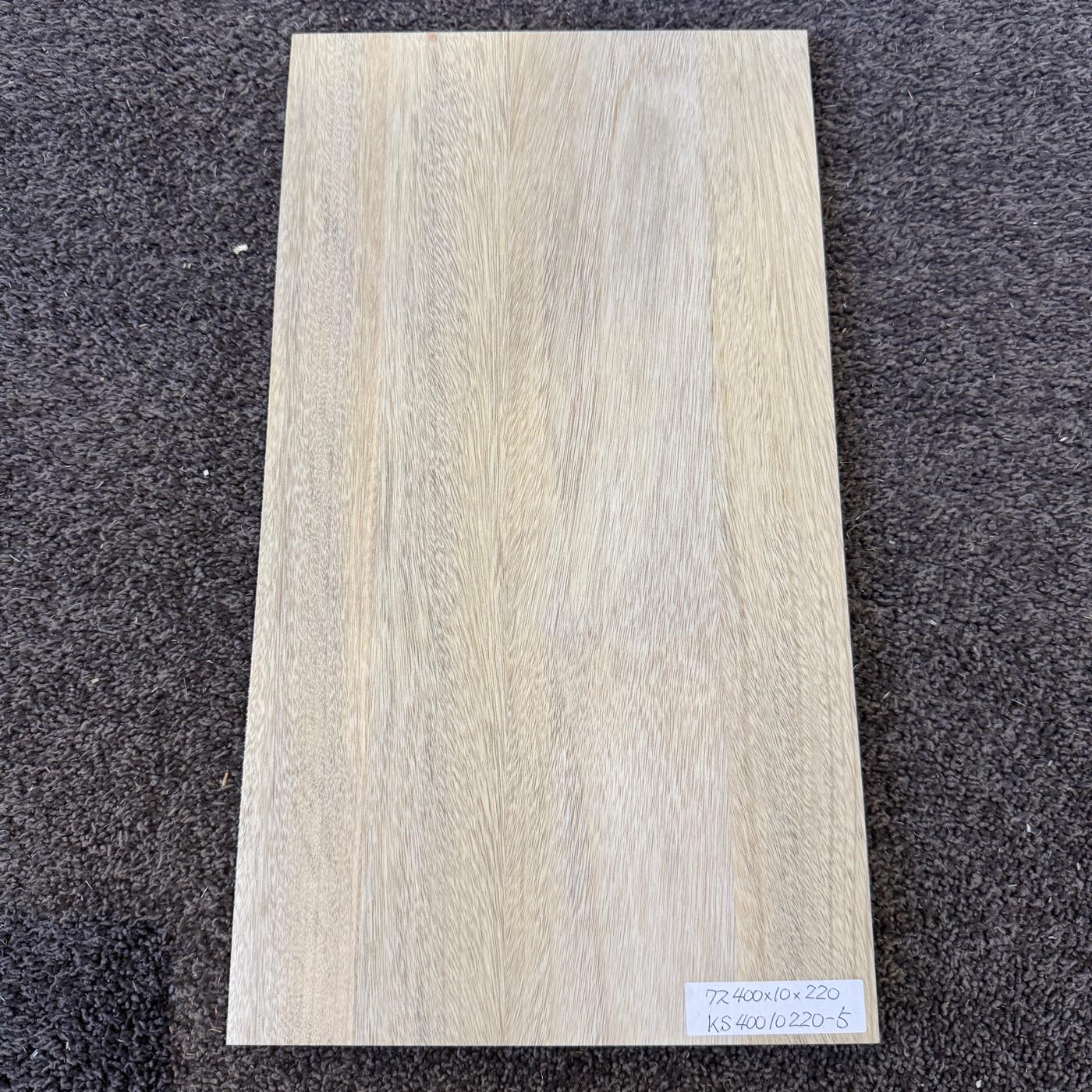 彫刻材 楠 はぎ板 プレナ仕上げ L400×T10×W220mm KS40010220-5 定番商品