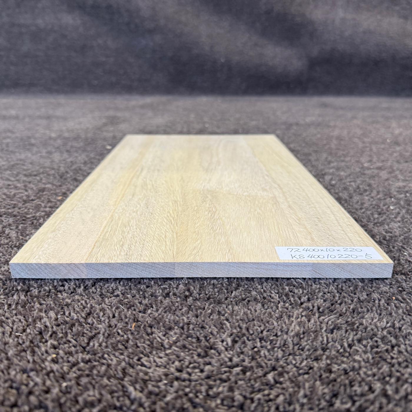 彫刻材 楠 はぎ板 プレナ仕上げ L400×T10×W220mm KS40010220-5 定番商品
