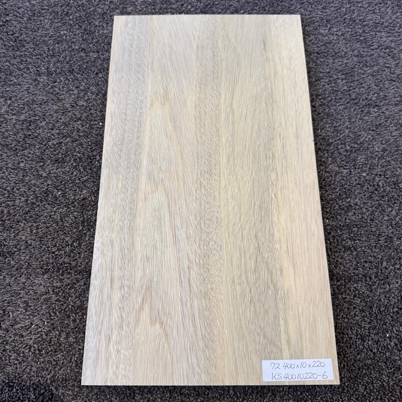 彫刻材 楠 はぎ板 プレナ仕上げ L400×T10×W220mm KS40010220-6 定番商品