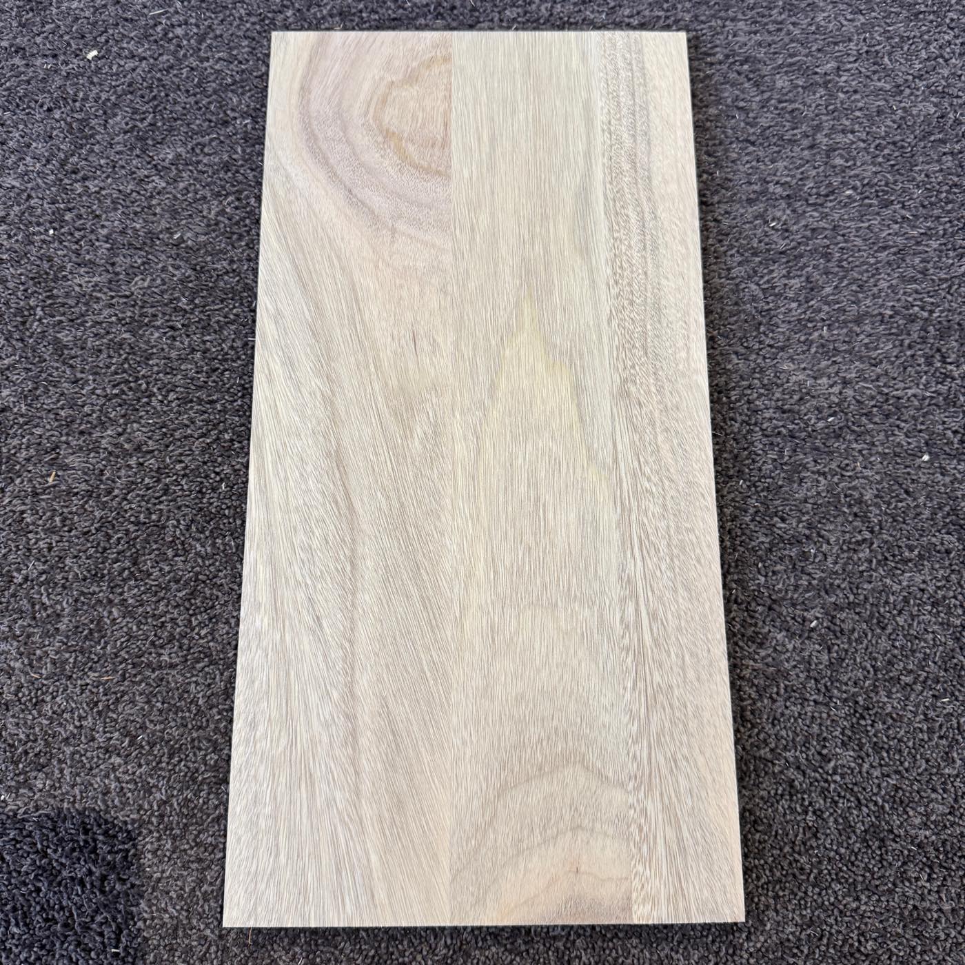 彫刻材 楠 はぎ板 プレナ仕上げ L400×T10×W200mm KS40010200-1 定番商品