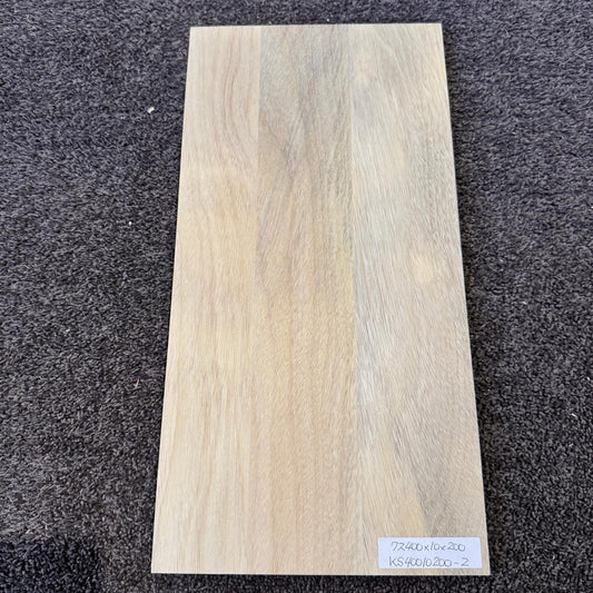 彫刻材 楠 はぎ板 プレナ仕上げ L400×T10×W200mm KS40010200-2 定番商品