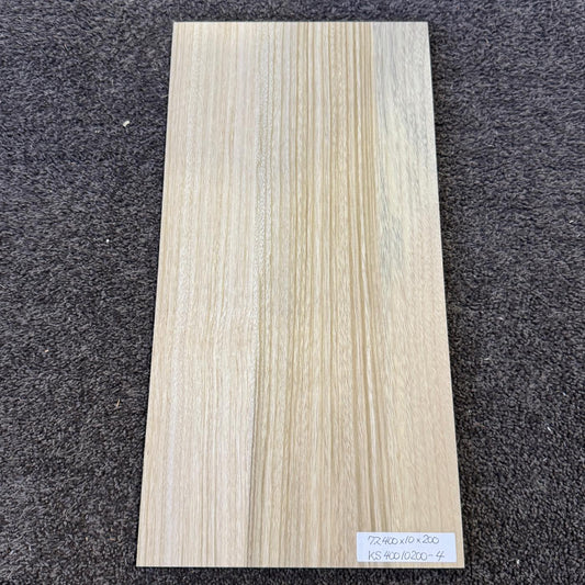 彫刻材 楠 はぎ板 プレナ仕上げ L400×T10×W200mm KS40010200-4 定番商品
