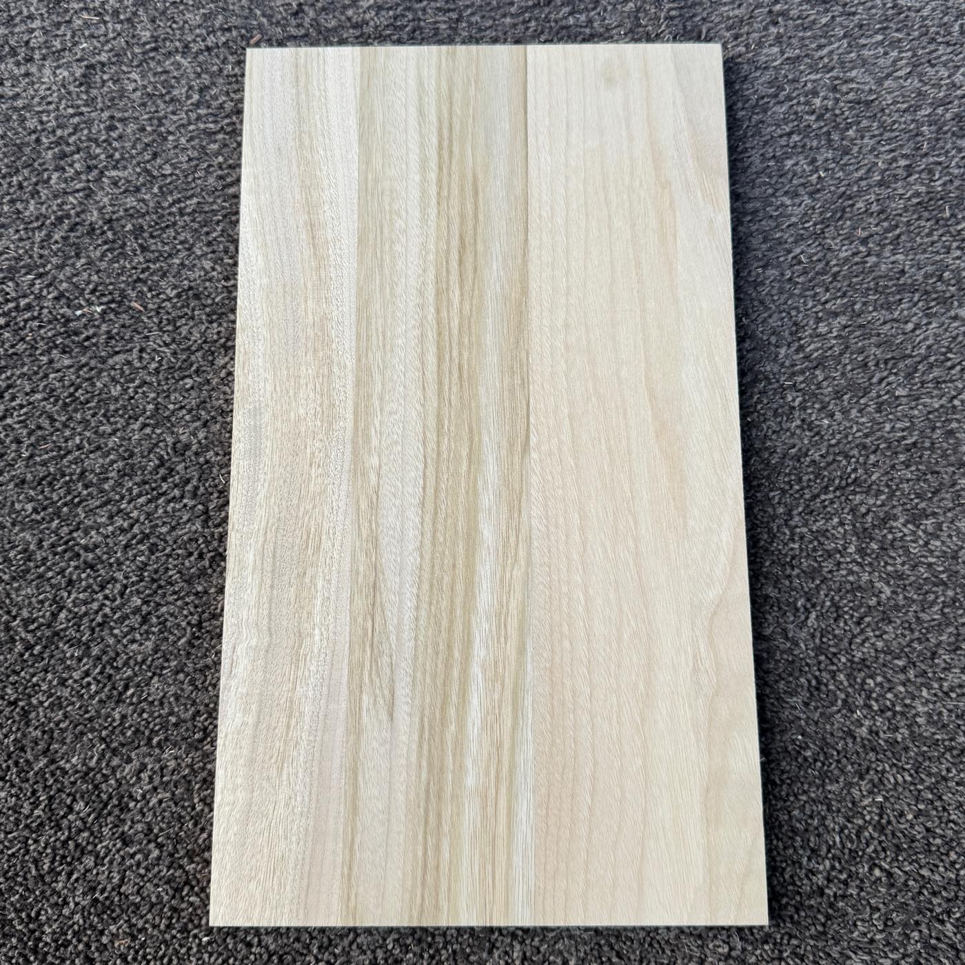 彫刻材 楠 はぎ板 プレナ仕上げ L350×T10×W200mm KS35010200-3 定番商品