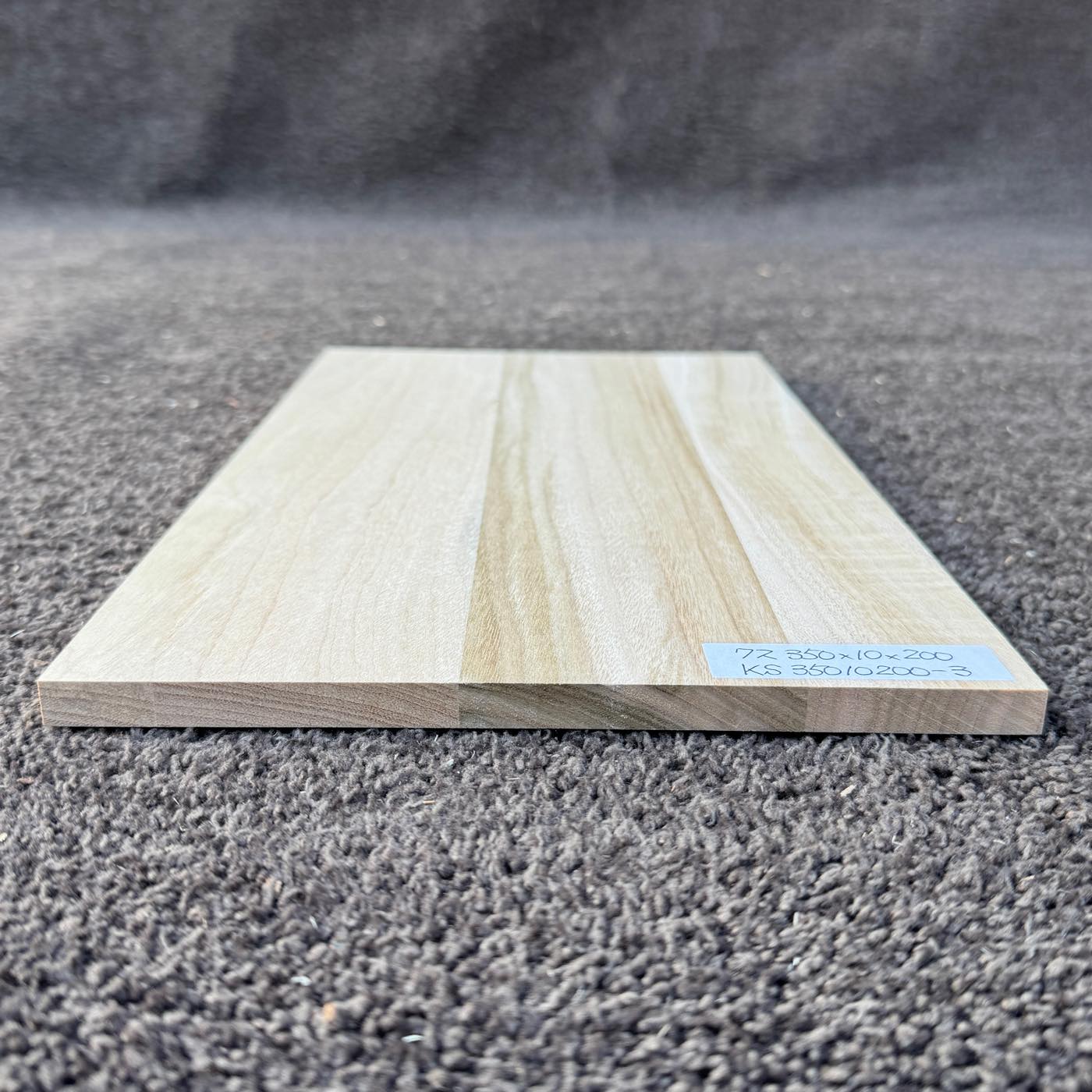彫刻材 楠 はぎ板 プレナ仕上げ L350×T10×W200mm KS35010200-3 定番商品
