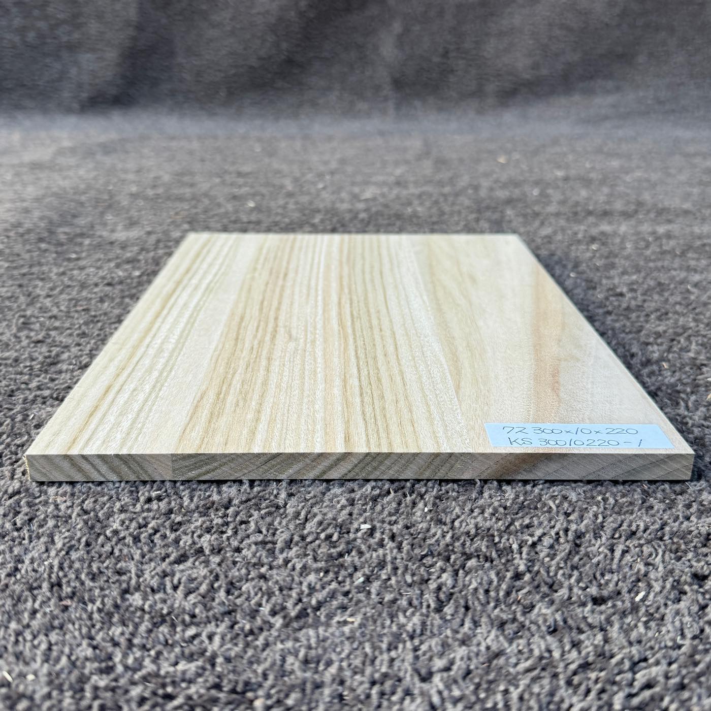 彫刻材 楠 はぎ板 プレナ仕上げ L300×T10×W220mm KS30010220-1 定番商品