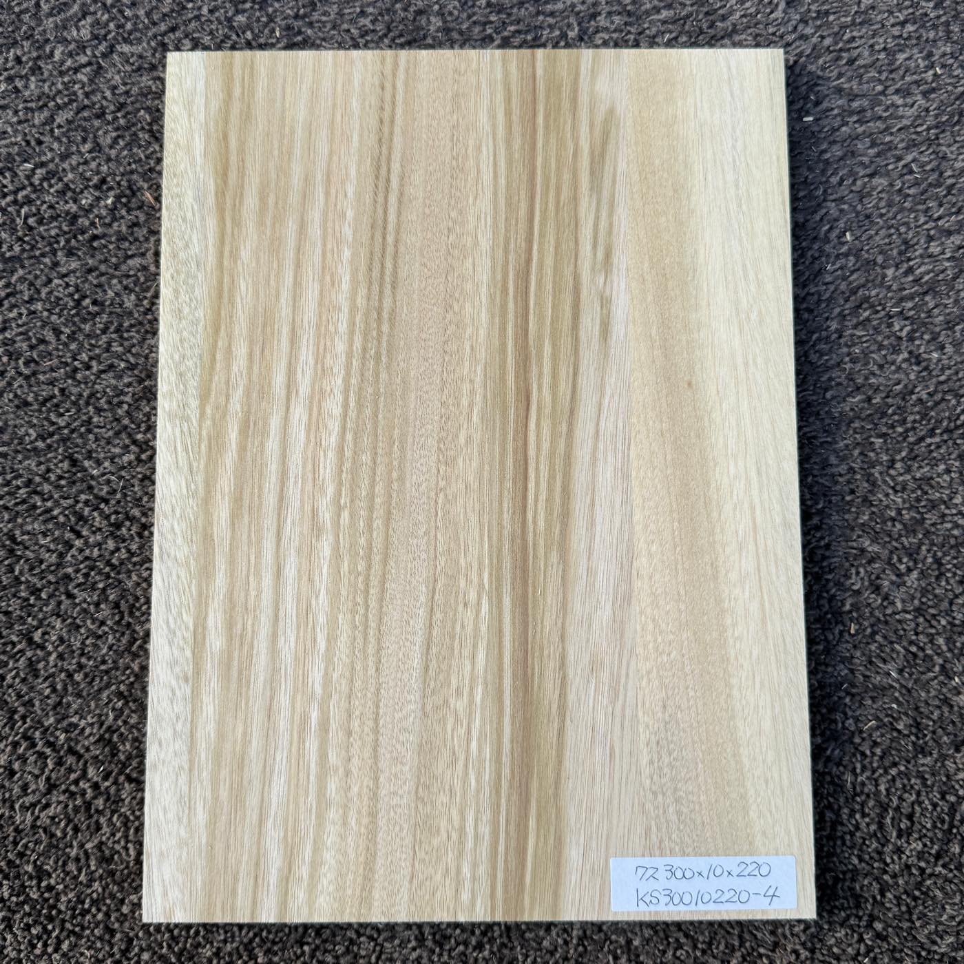 彫刻材 楠 はぎ板 プレナ仕上げ L300×T10×W220mm KS30010220-4 定番商品