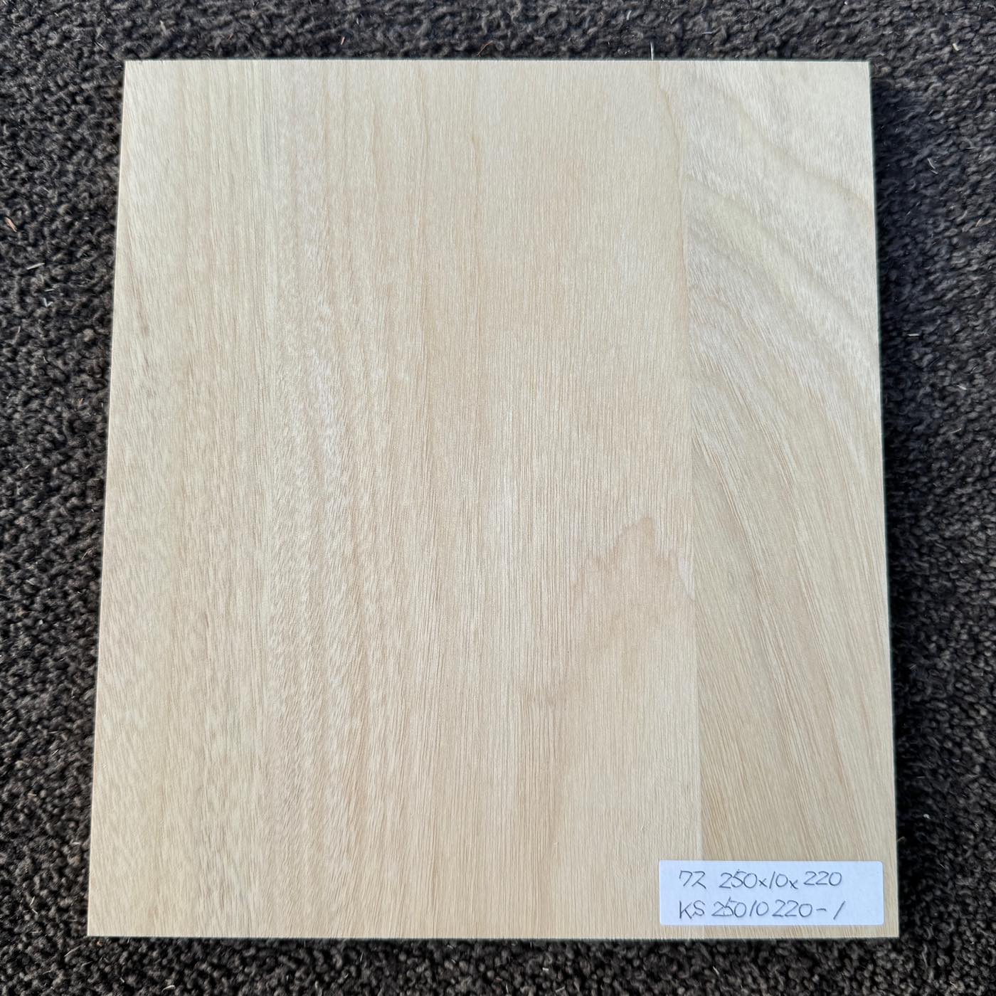 彫刻材 楠 はぎ板 プレナ仕上げ L250×T10×W220mm KS25010220-1 定番商品