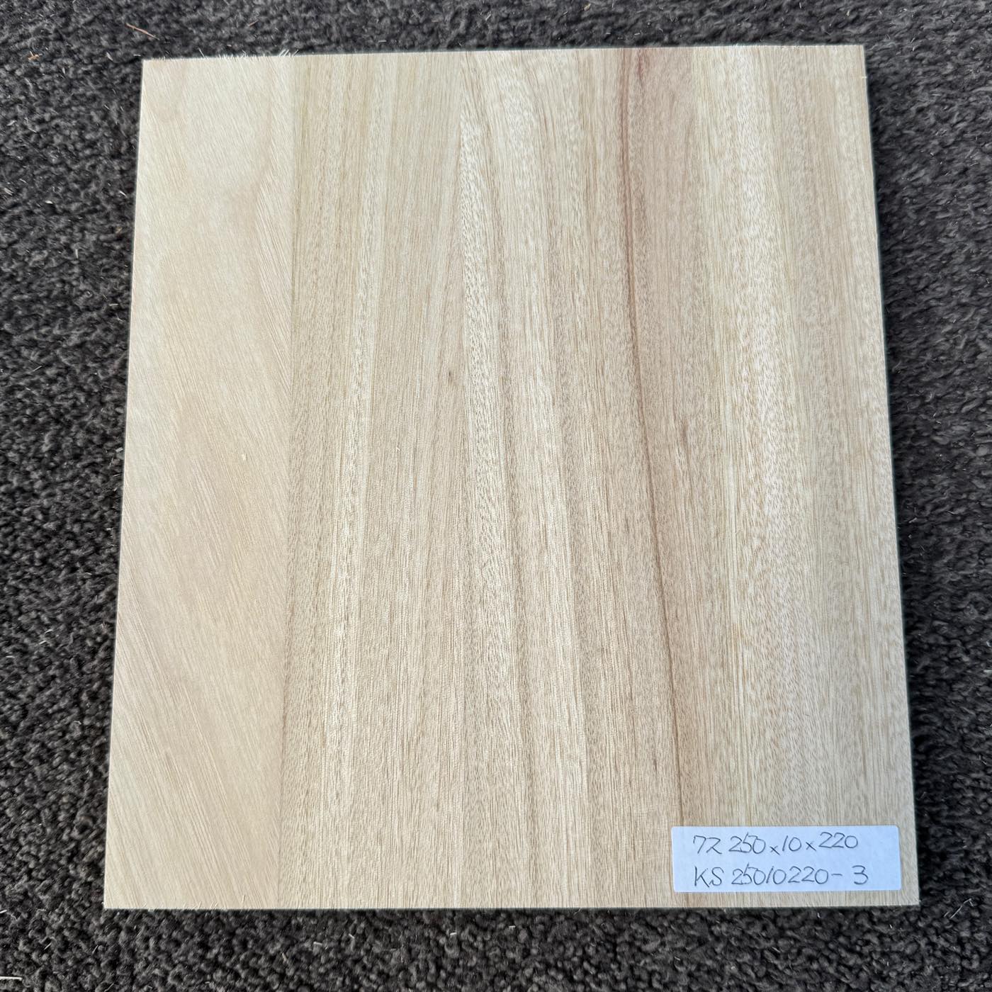 彫刻材 楠 はぎ板 プレナ仕上げ L250×T10×W220mm KS25010220-3 定番商品