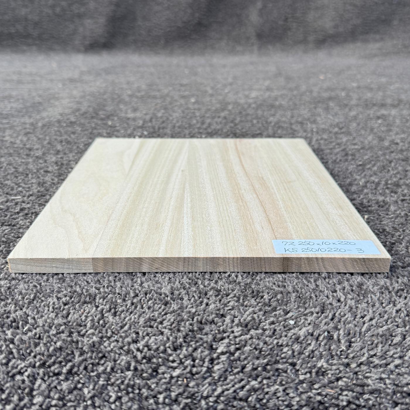 彫刻材 楠 はぎ板 プレナ仕上げ L250×T10×W220mm KS25010220-3 定番商品