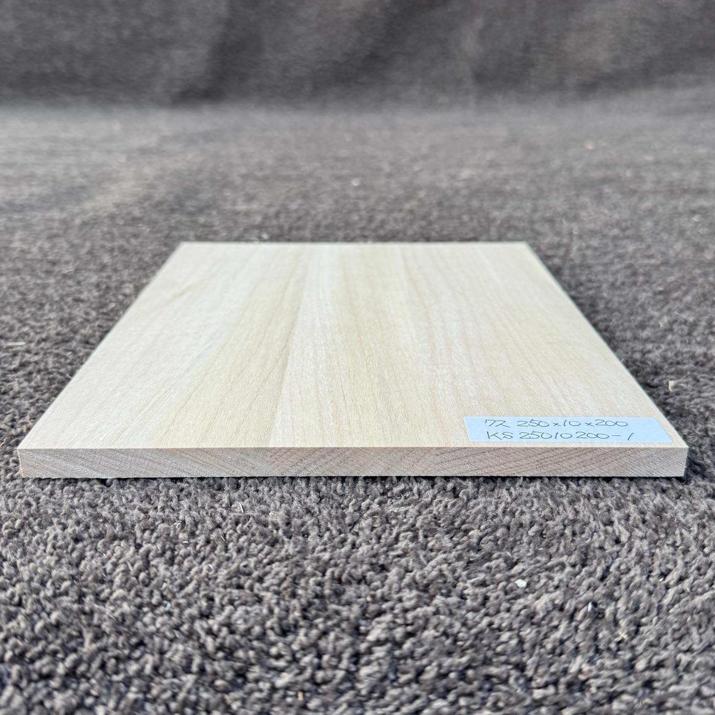 彫刻材 楠 はぎ板 プレナ仕上げ L250×T10×W200mm KS25010200-1 定番商品