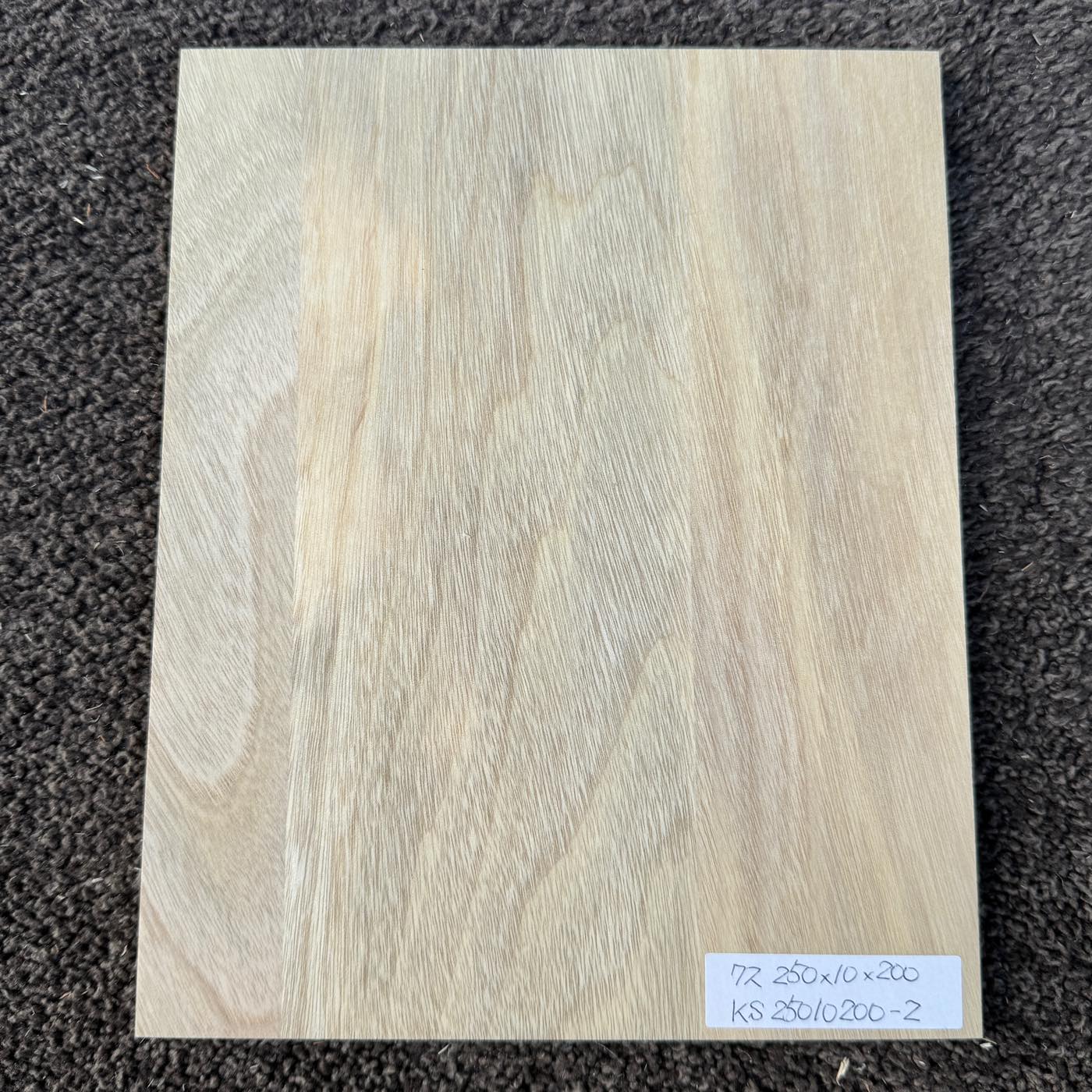 彫刻材 楠 はぎ板 プレナ仕上げ L250×T10×W200mm KS25010200-2 定番商品