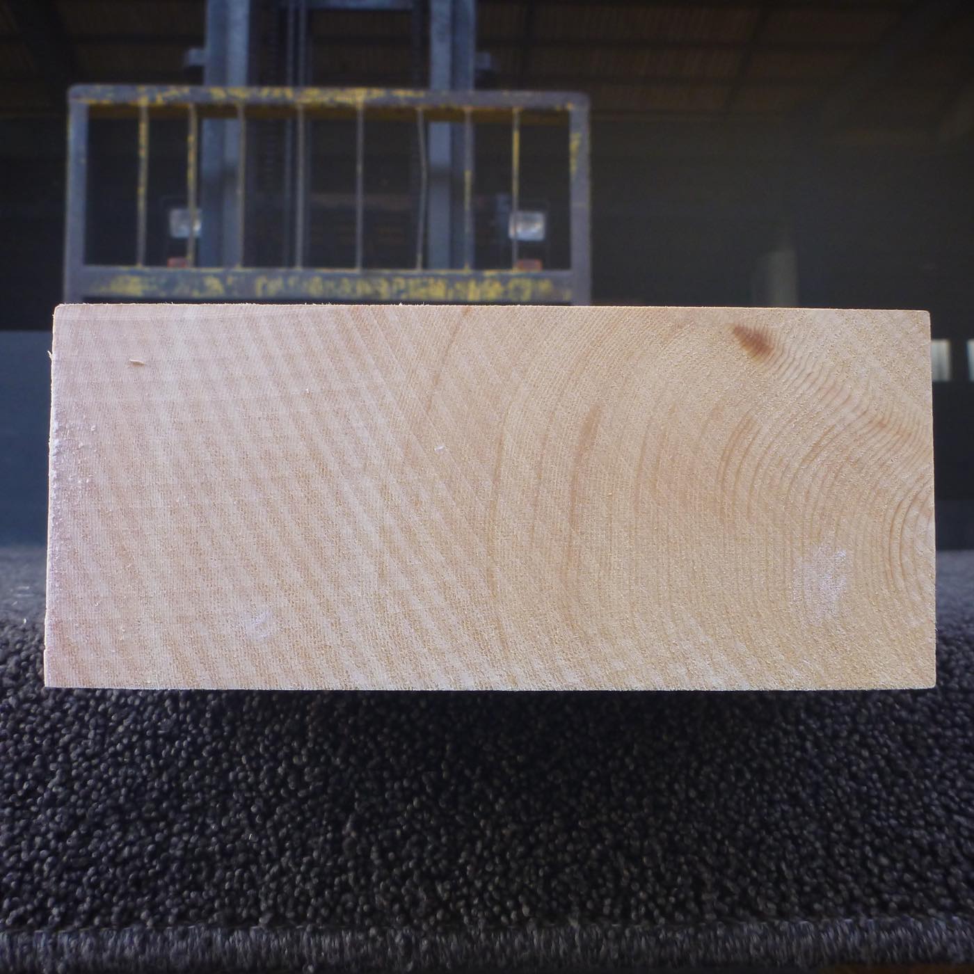 彫刻材 天然木曽檜 柾目盤 ラフ材 L580×T74×W174mm 580074174 Aグレード