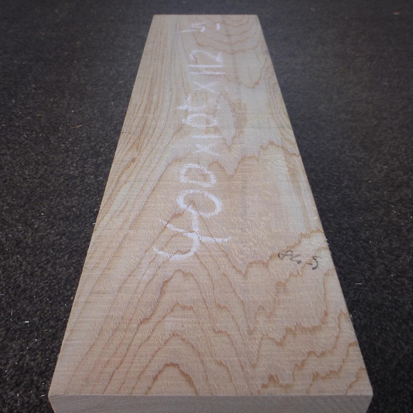 彫刻材 人工桧 板目盤 ラフ材 L400×T105×W112mm JH400105112 Bグレード
