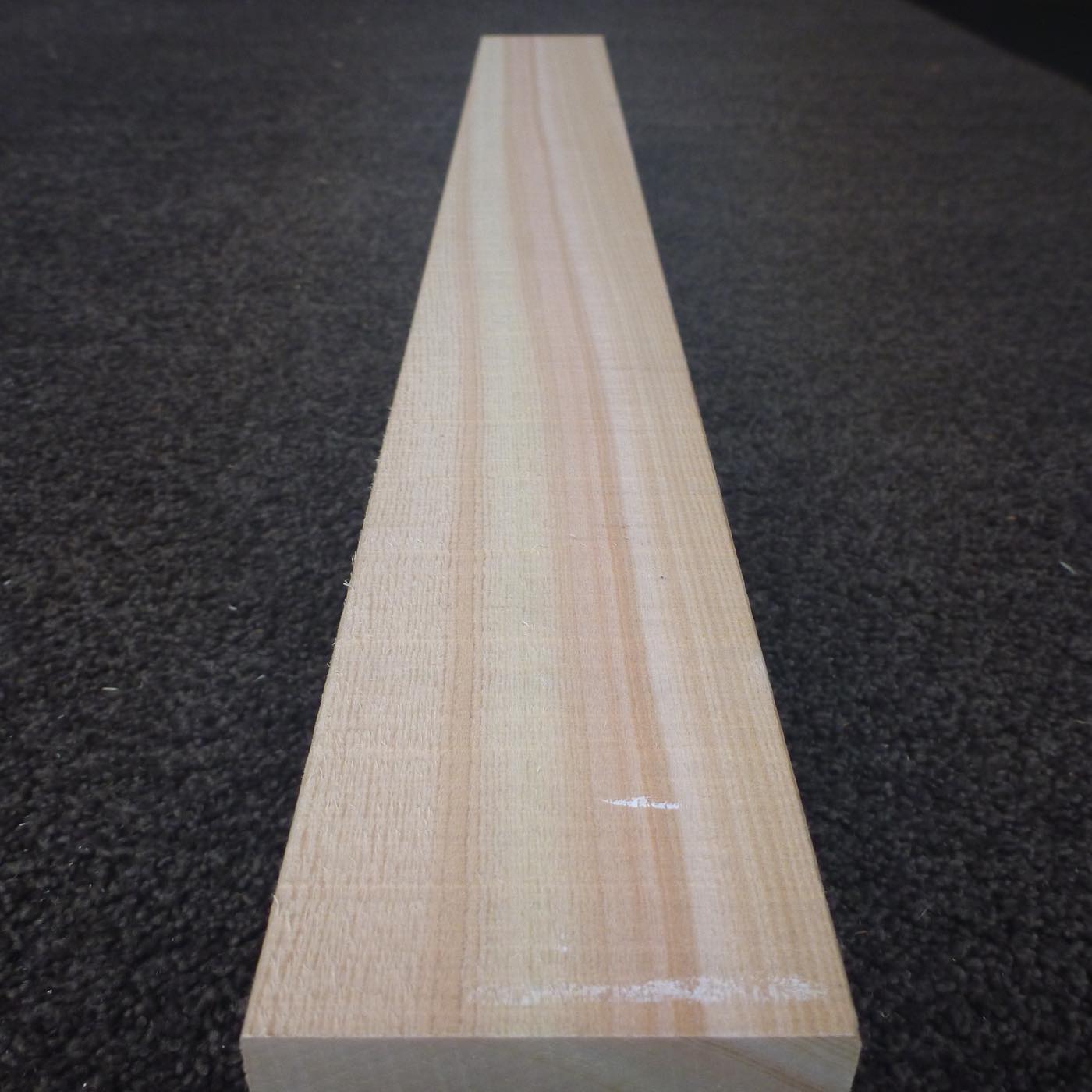彫刻材 天然木曽檜 柾目盤 ラフ材 L600×T67×W68mm 2B067068 Bグレード 定番商品