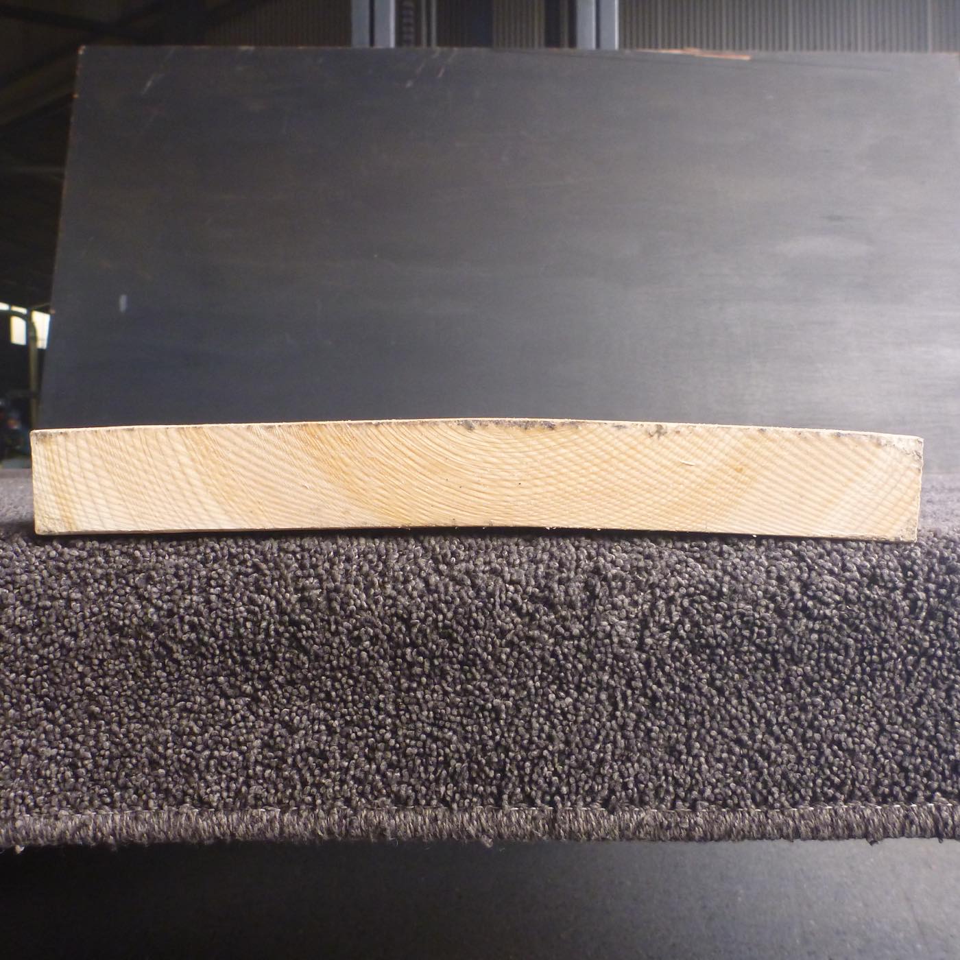 彫刻材 天然木曽檜 板目板 ラフ材 L600×T30×W275mm 60030275 Dグレード