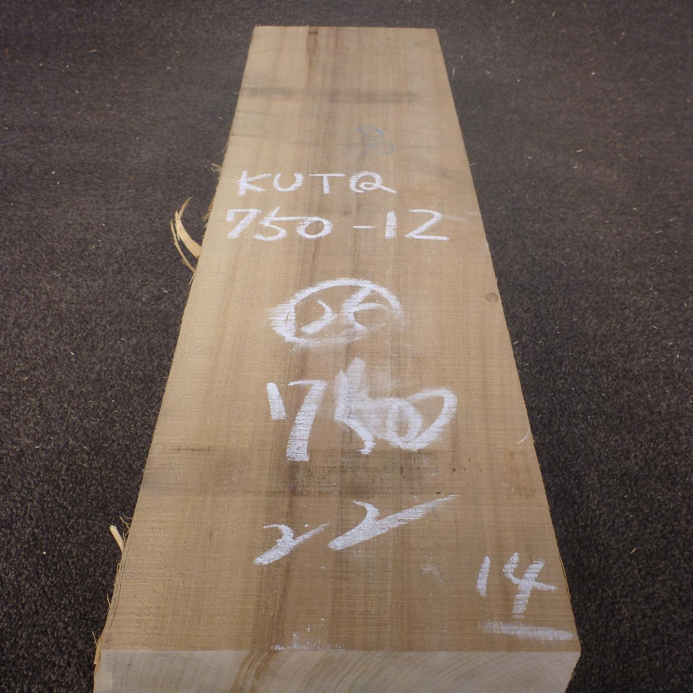彫刻材 楠 柾目 ラフ材 L750×T125×W220mm KUTQ750-12  定番商品