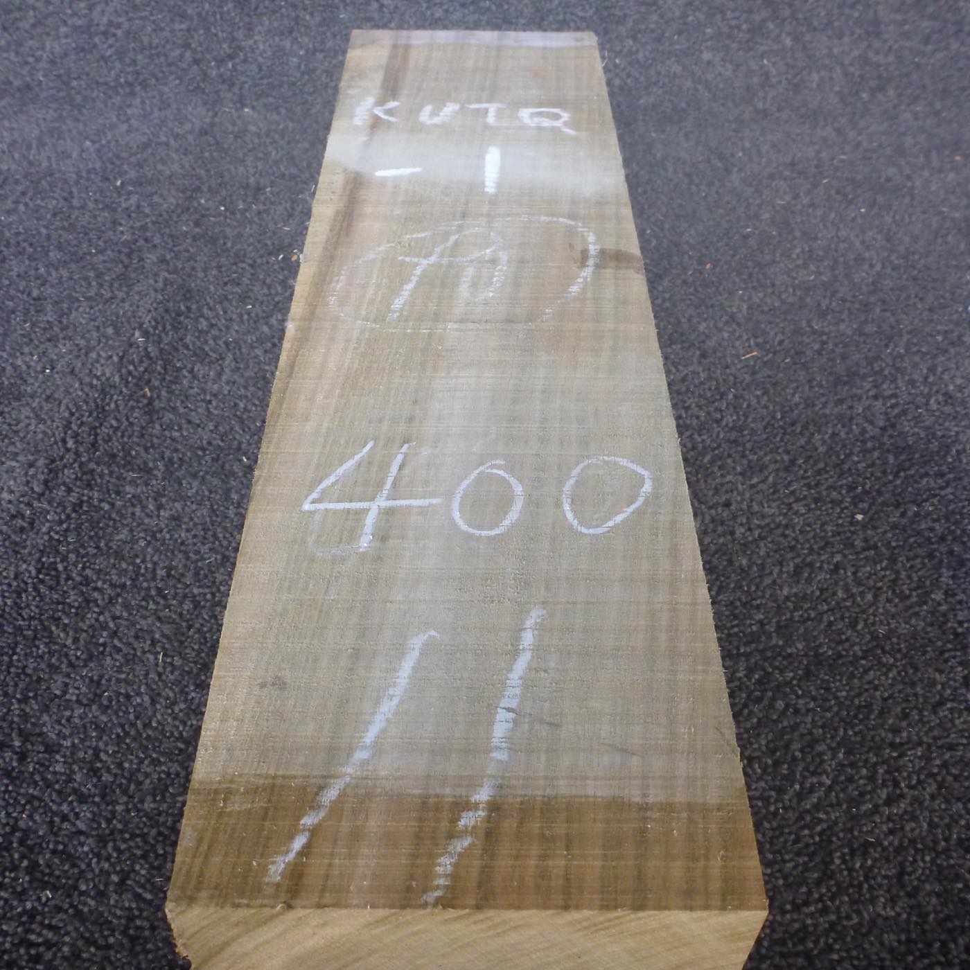 彫刻材 楠 柾目盤 ラフ材 L400×T90×W110mm KUTQ-1