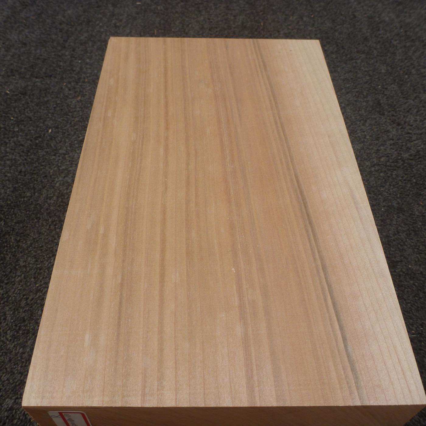 立体彫刻用材 桂 (カツラ)  300×180×180mm 293600180R【この商品は送料無料です】