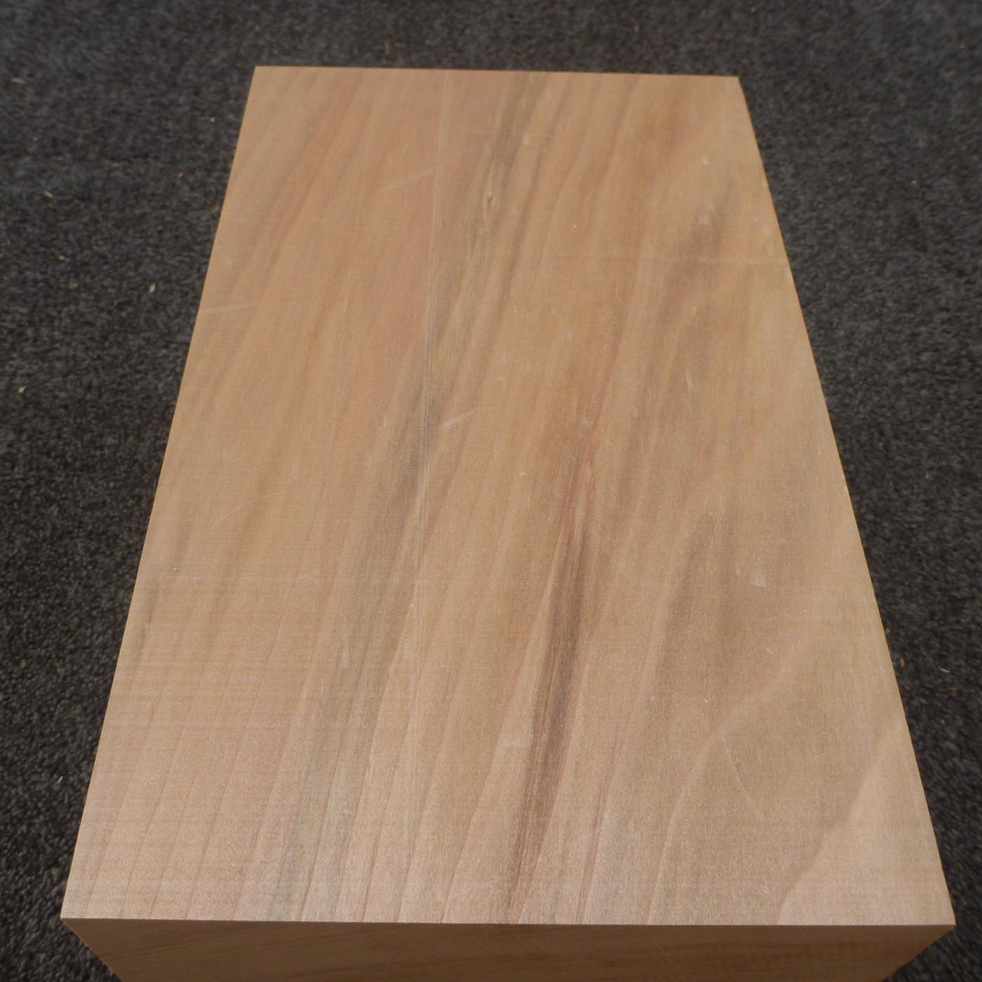 立体彫刻用材 桂 (カツラ)  300×180×180mm 293600180R【この商品は送料無料です】