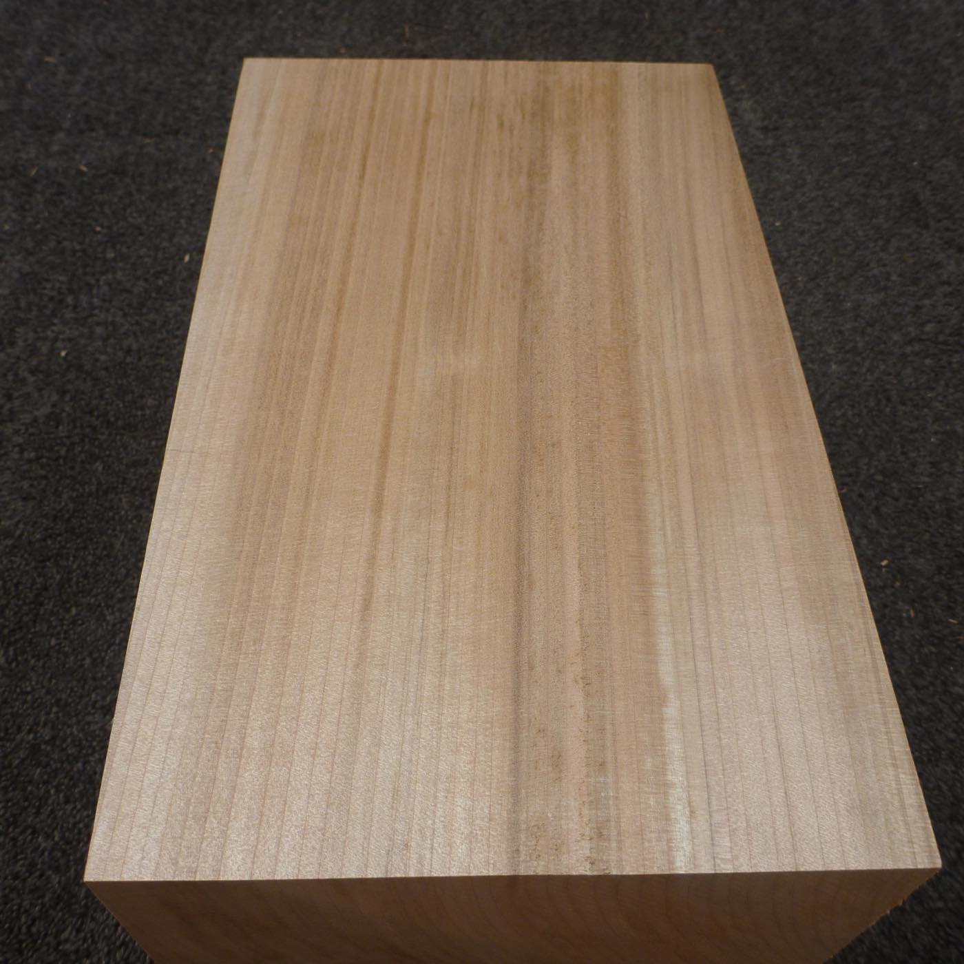 立体彫刻用材 桂 (カツラ)  300×180×180mm 293600180R【この商品は送料無料です】