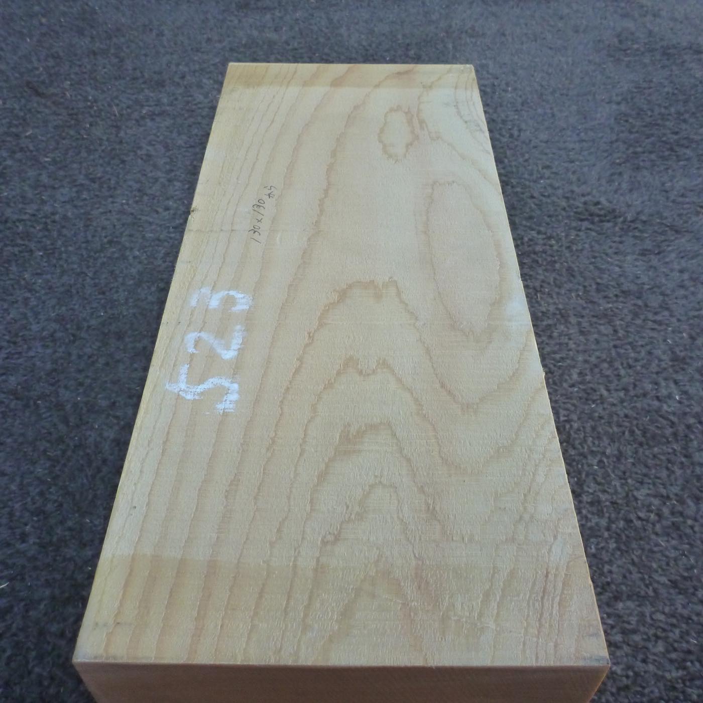 彫刻材 天然木曽檜 柾目盤 ラフ材 L300×T130×W130mm 4B130130 Bグレード 定番商品