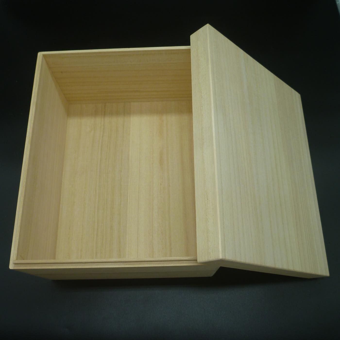 能面箱 大 桐製 280×220×150mm hako003