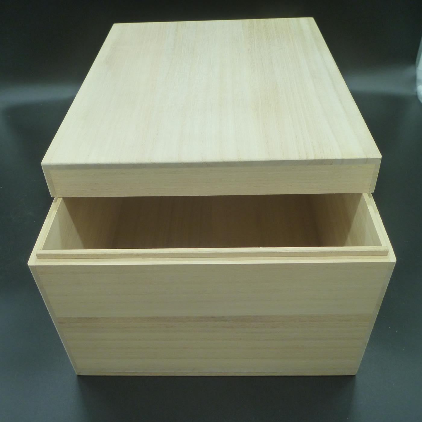 能面箱 大 桐製 280×220×150mm hako003