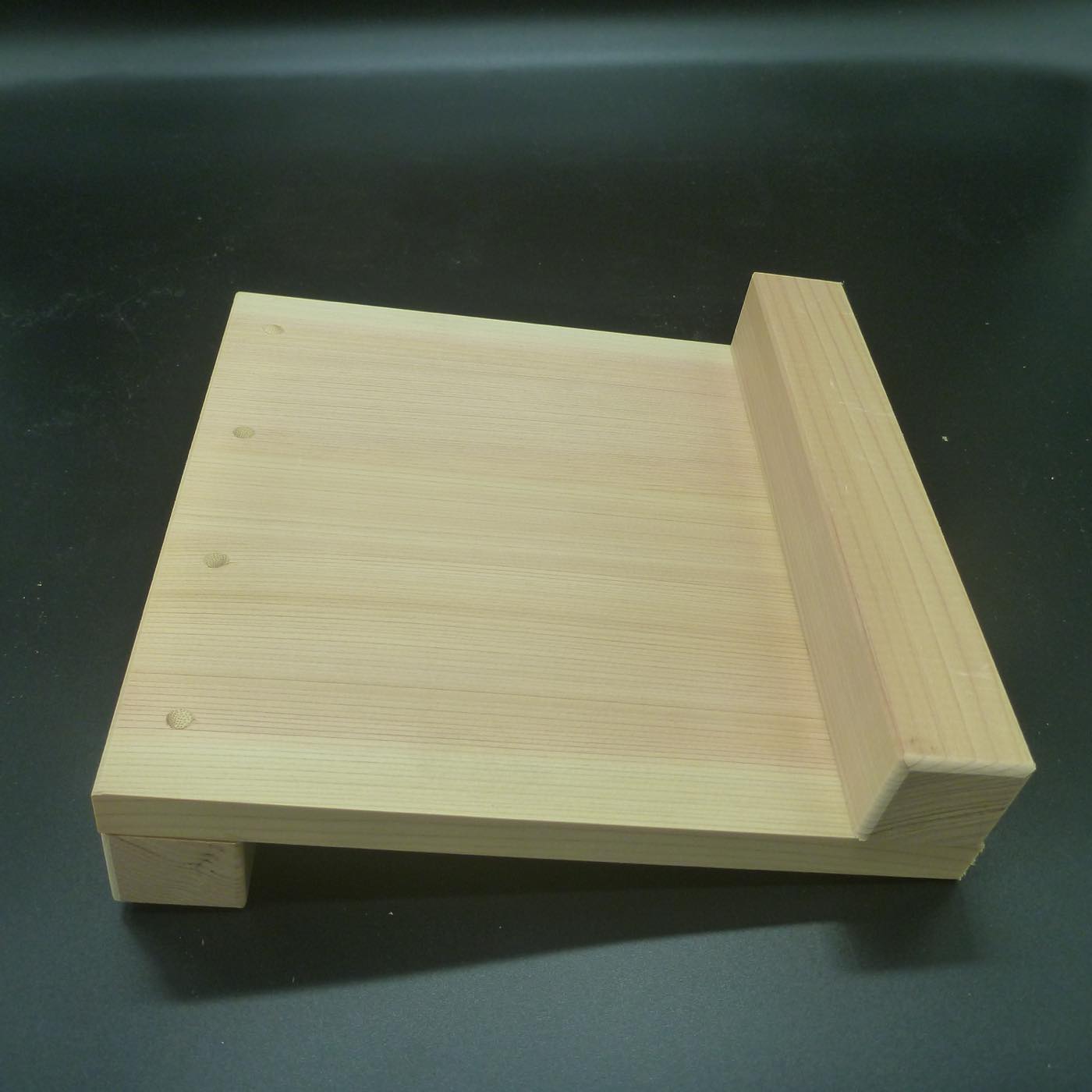 彫刻用作業台 小 桧製 200×200×15mm 留め板30×30mm sagyoudai-syou