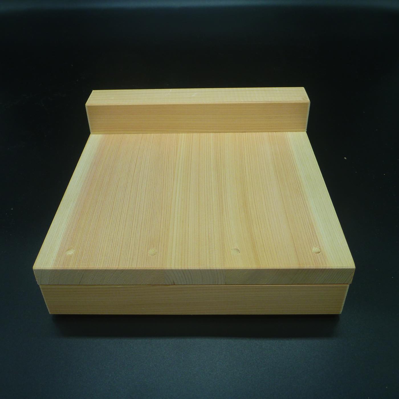 彫刻用作業台 小 桧製 200×200×15mm 留め板30×30mm sagyoudai-syou