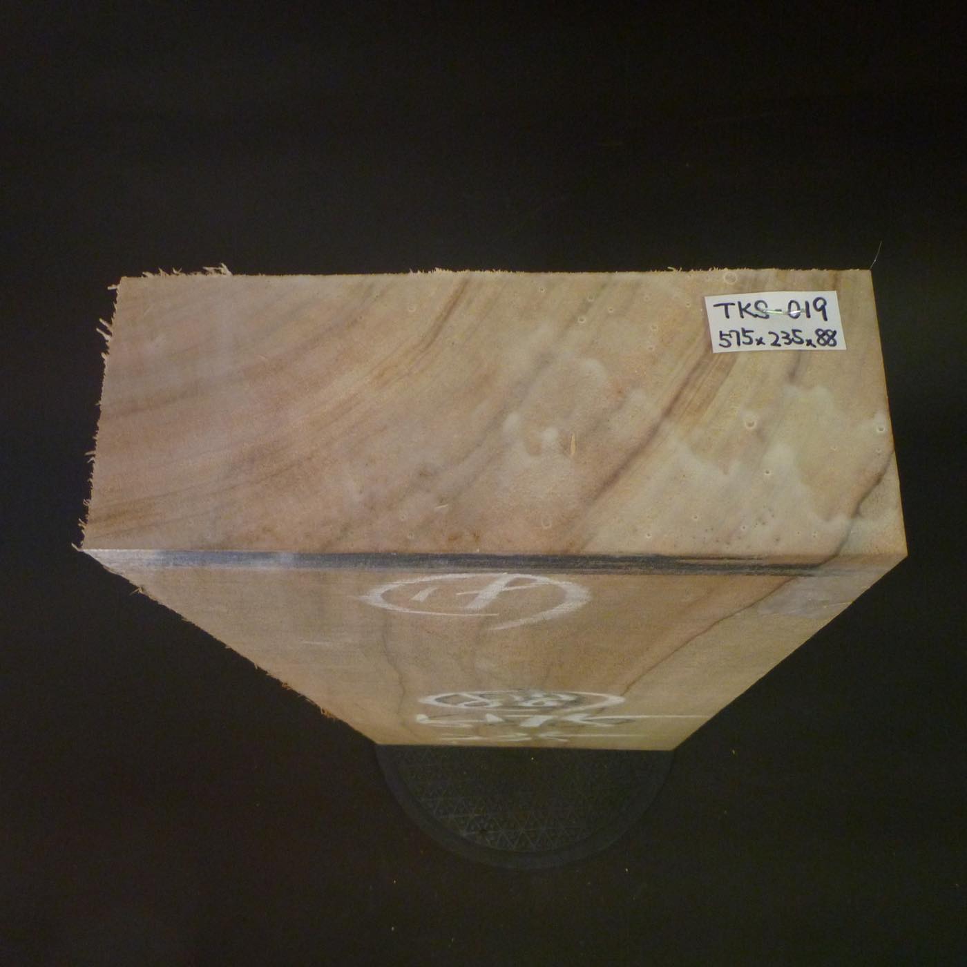 彫刻材 楠 柾目盤 TKS-019 L575×T88×W235mm